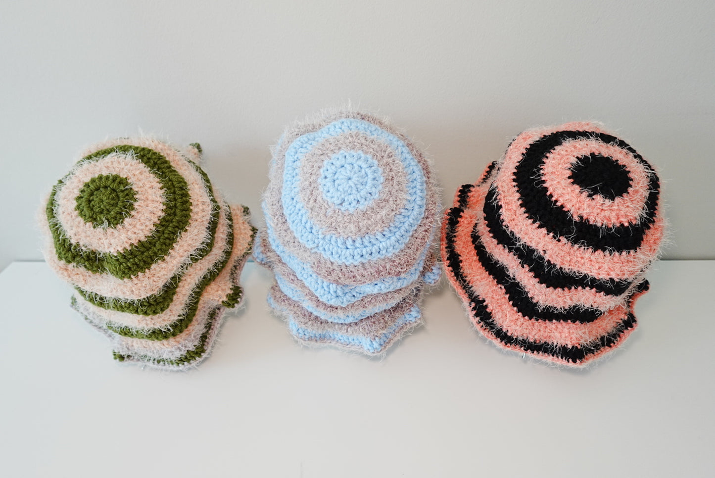 Zigzag Fuzzy Crochet Hat in AmyGreen x Pastel Peach