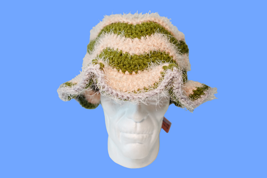 Zigzag Fuzzy Crochet Hat in AmyGreen x Pastel Peach