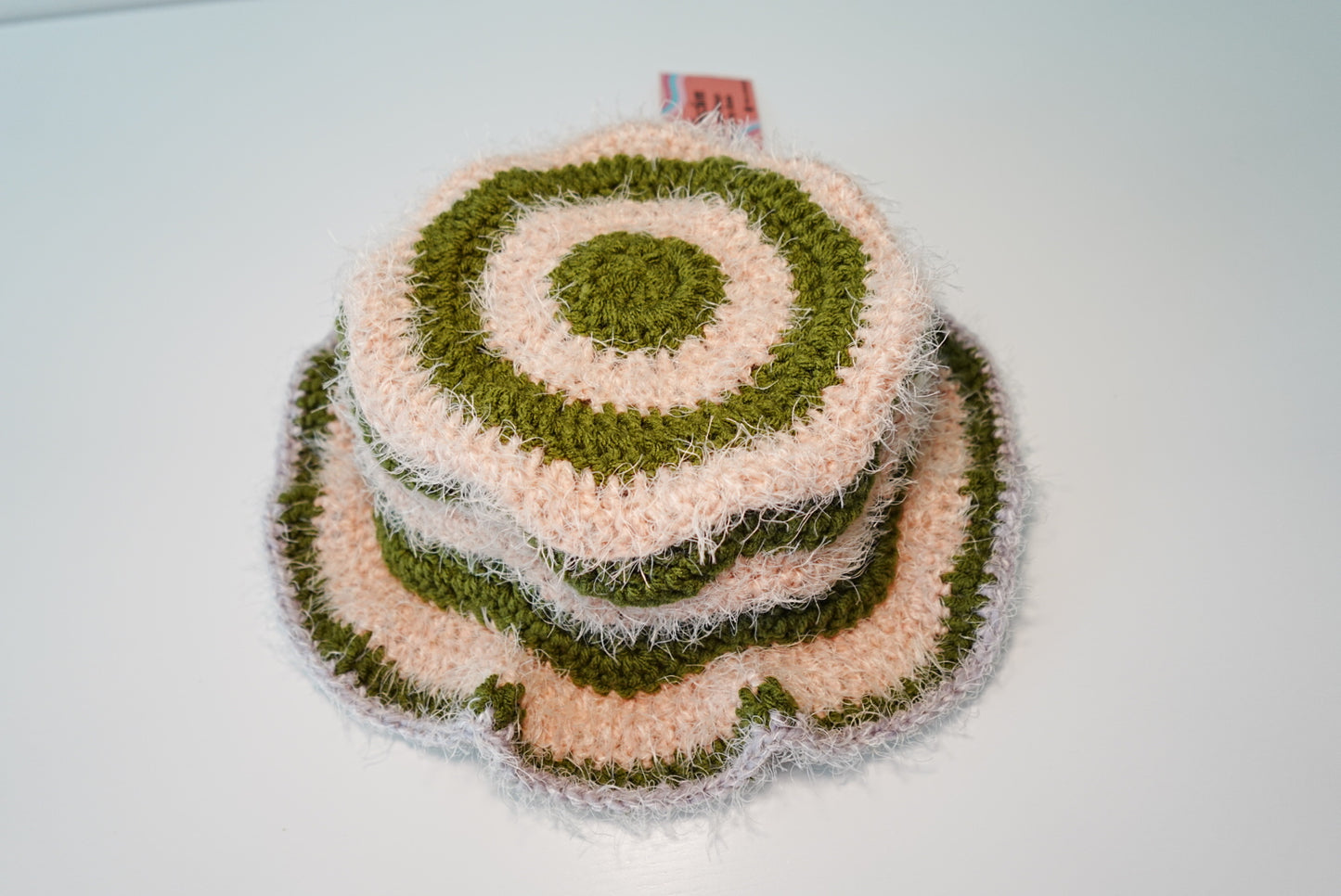 Zigzag Fuzzy Crochet Hat in AmyGreen x Pastel Peach