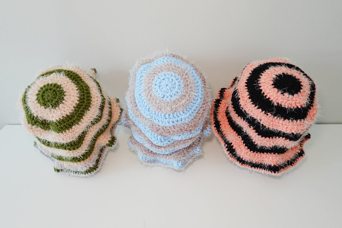 Zigzag Fuzzy Crochet Hat in AmyGreen x Pastel Peach